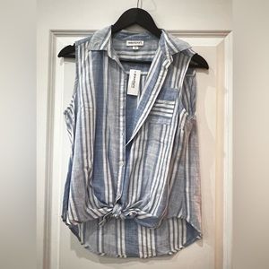 Westport, sleeveless button-down shirt, small